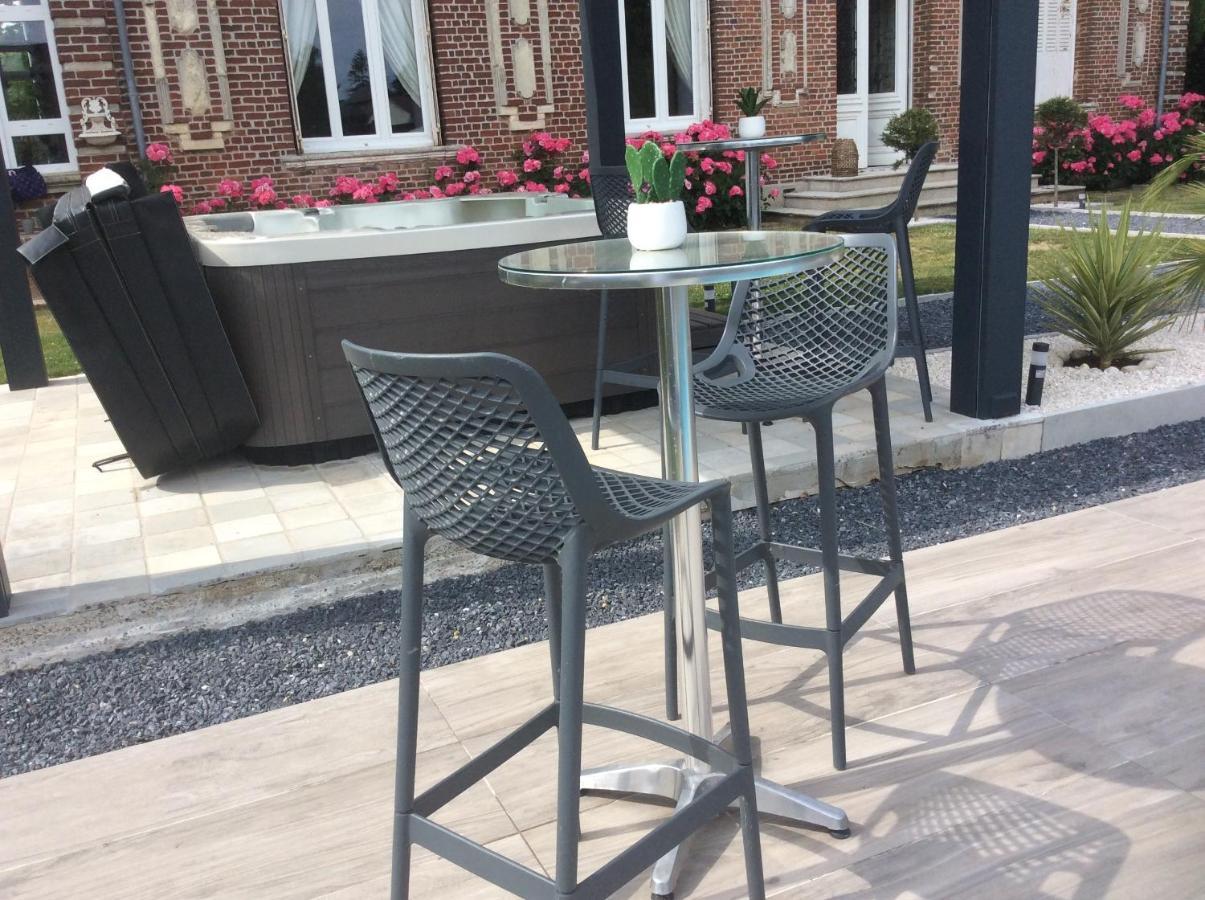L'Hostellerie Du Chateau Mesnil-Saint-Nicaise Kültér fotó